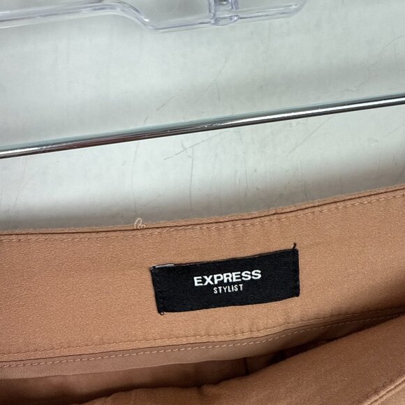 Express Stylist Super High Waisted Pleated Floral Shorts 3.25" Size 6 EUC - Picture 9 of 16